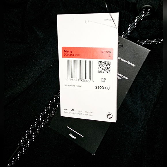 New Nike standard fit tapered leg regular length joggers/pants, size Large - Picture 6 of 7